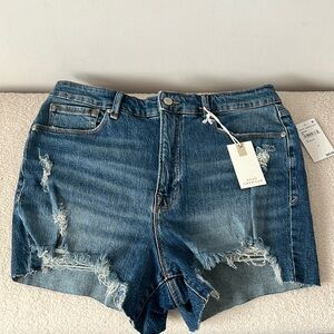 Good American Bombshell Cutoff Denim Shorts